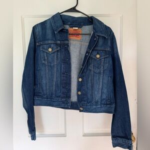 Medium Dark wash Levi Denim Jacket